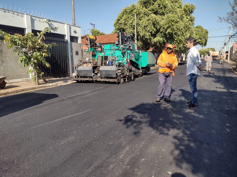 Rua Ipiranga é contemplada pelo projeto Asfalto Tinindo