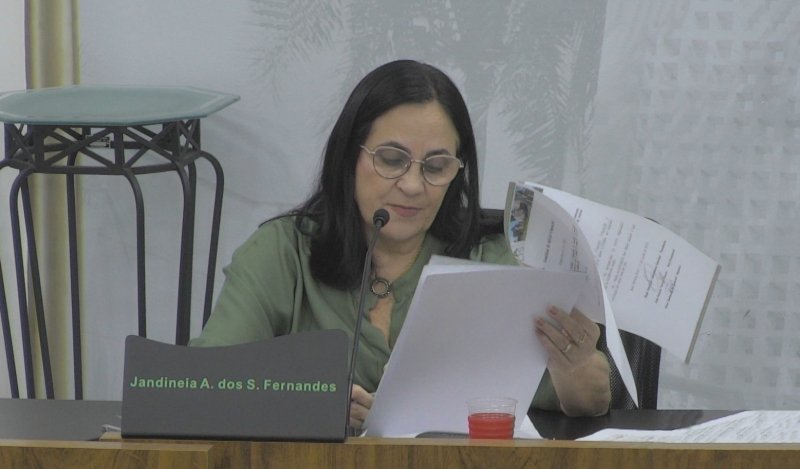 Alguns bairros: requerimento questiona faltas e atrasos na coleta seletiva