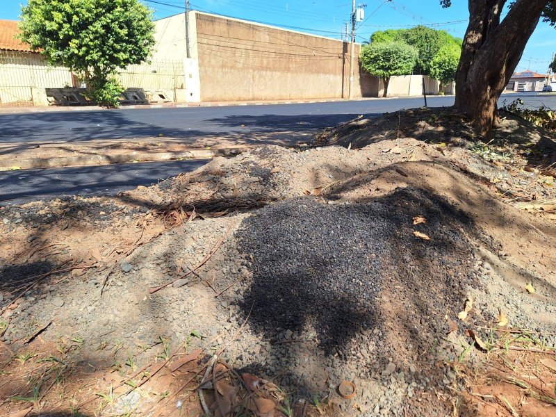 Câmara: pedido defende fiscalização contra descuidos em recapeamentos