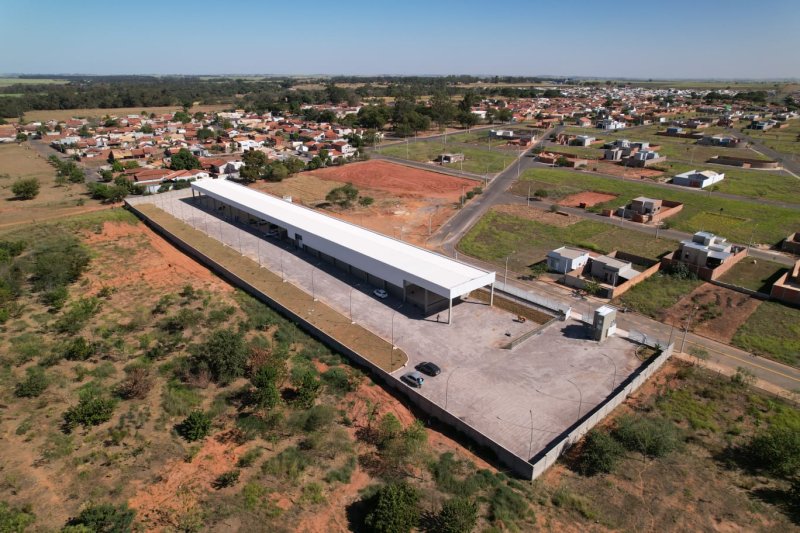 Comunidade penapolense recebe com festa novo Almoxarifado da Secretaria Municipal de Educação