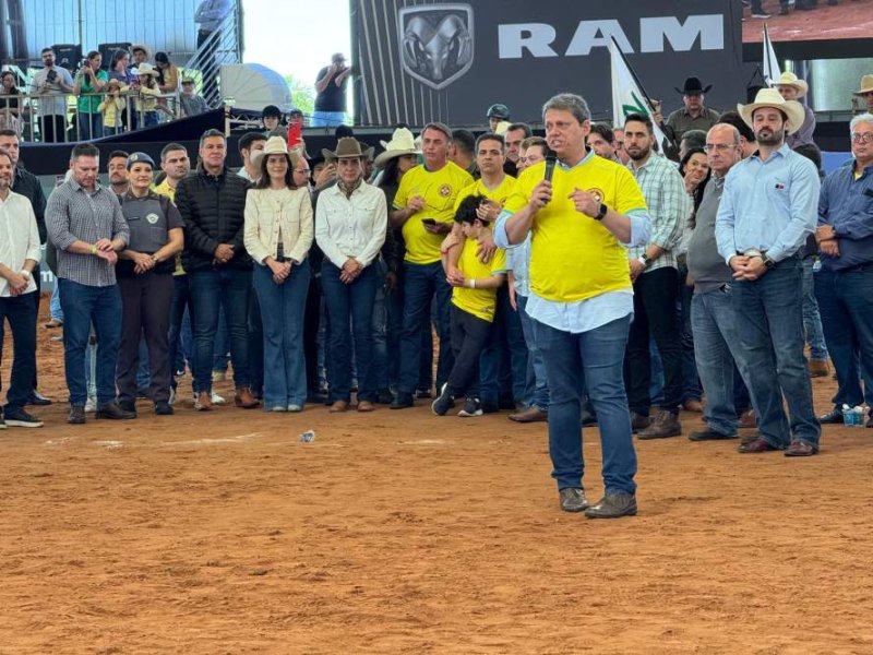 Governador Tarcísio de Freitas destaca a força da mulher no agro durante visita à ABQM em Araçatuba