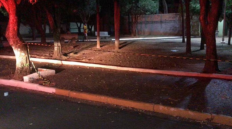 Homem é baleado na praça central de Glicério