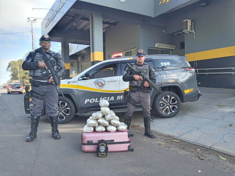 Polícia Rodoviária: desempregado é preso transportando porções de skank