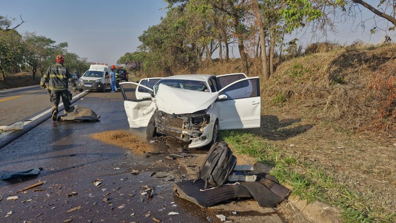 Motorista embriagado causa acidente na Raul Casasco