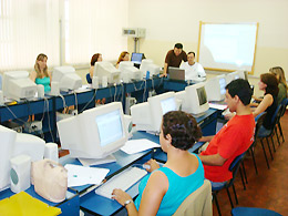Secretários das Emefs fazem treinamento de informatização