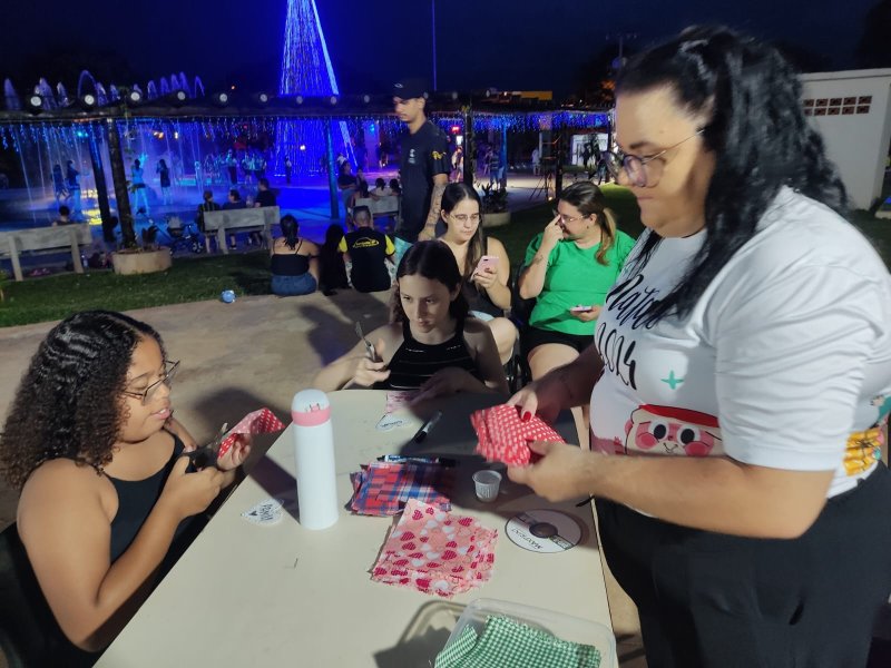 Daep promove oficinas de enfeites de natal com materiais recicláveis no Parque Maria Chica