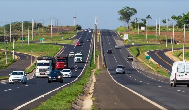 Região: motoristas reclamam de reajuste nas tarifas de pedágio na BR 153 e denunciam más condições da pista