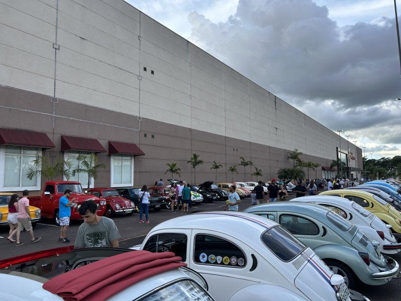 Encontro celebra o Dia Nacional do Fusca em shopping da região