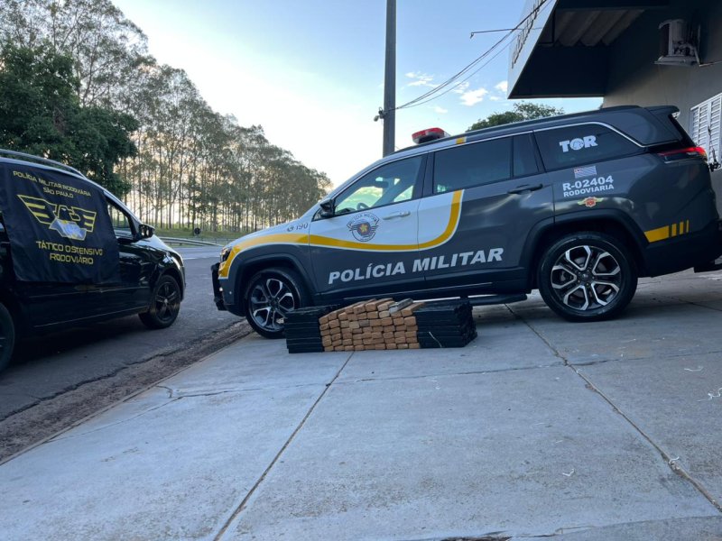 Policiais do Tático Ostensivo Rodoviário prendem homem transportando 138 quilos de maconha
