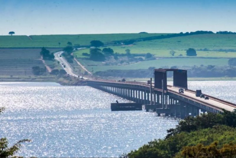 Pescador de 60 anos morre afogado no Rio Tietê