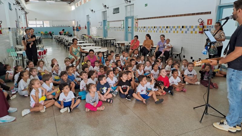 Volta às aulas: escolas municipais recebem alunos para início do ano letivo