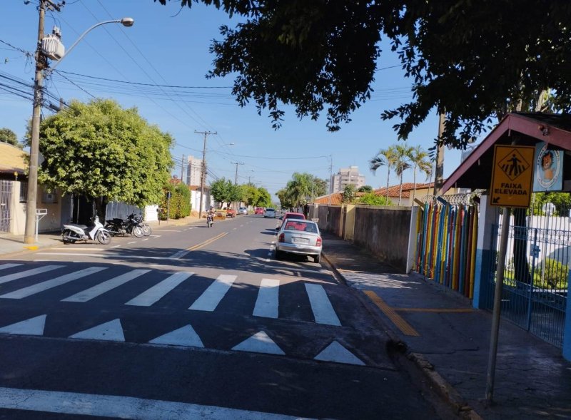 Sinalização: rua Augusto Pereira de Moraes recebe melhorias