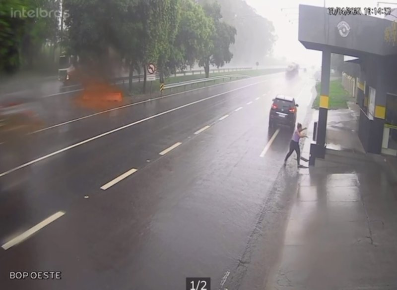 Base rodoviária: jovem passa mal em viagem e é socorrida por policiais