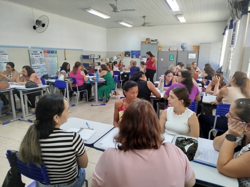 Educação: professores e gestores participam de programa de formação