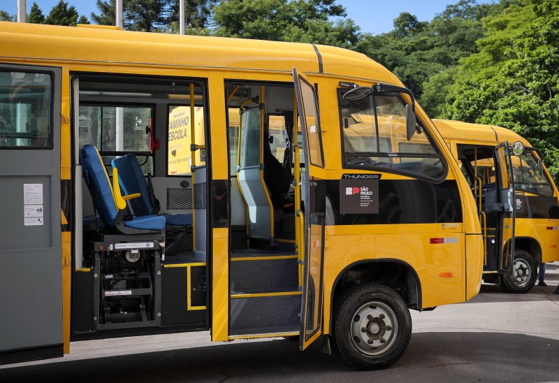 Barbosa recebe ônibus escolar com acessibilidade para alunos da APAE
