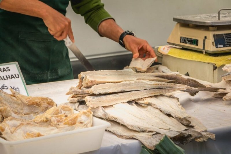 Bacalhau dribla a inflação e ganha destaque no cardápio dos brasileiros na Páscoa