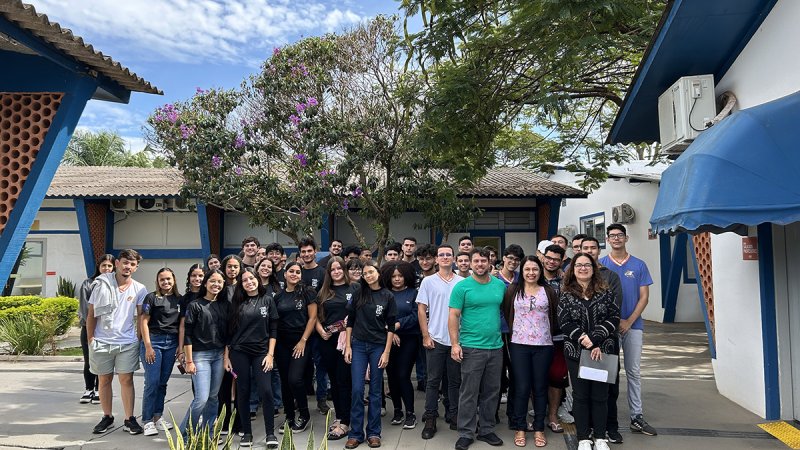 Bate-papo Funepe: projeto inspira e aproxima jovens da vivência universitária