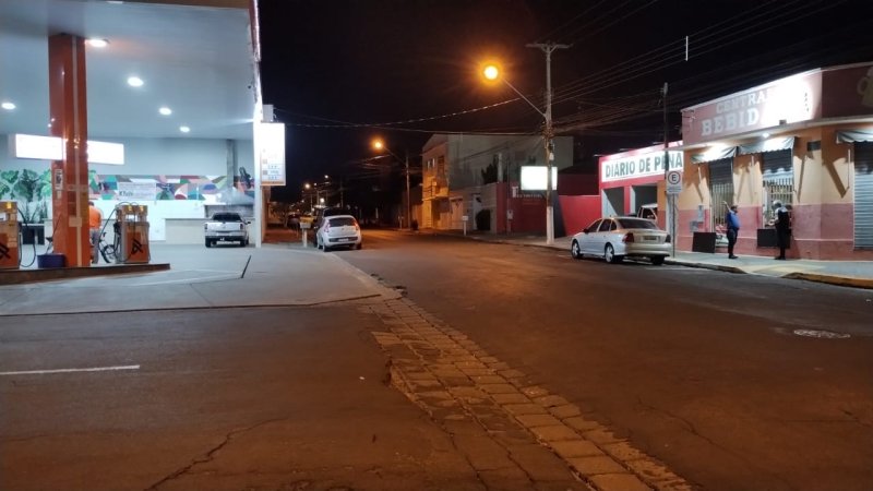 Homem é preso após fuga com carro em alta velocidade pelas ruas de Penápolis