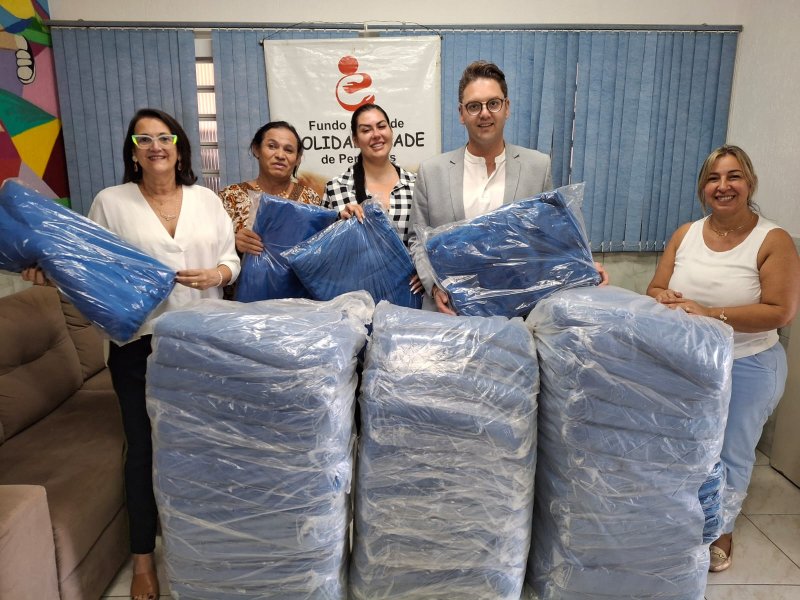 Ajuda: Sedes e Fundo Social entregam cobertores ao Moveca