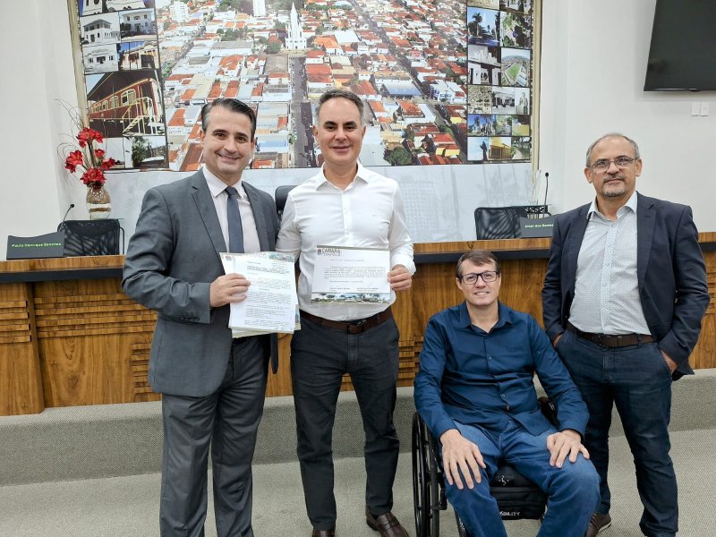 Câmara Municipal entrega Moção de Congratulação à AFRESP por apoio a entidades assistenciais