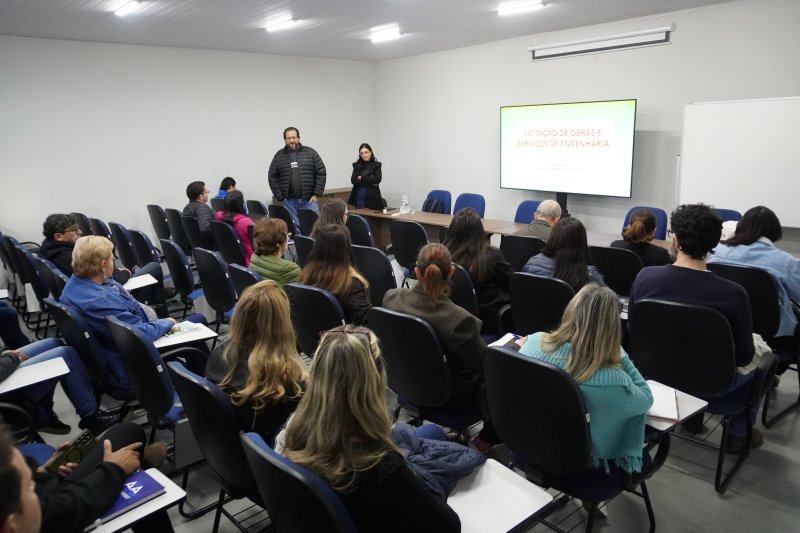 Servidores participam de curso sobre fiscalização