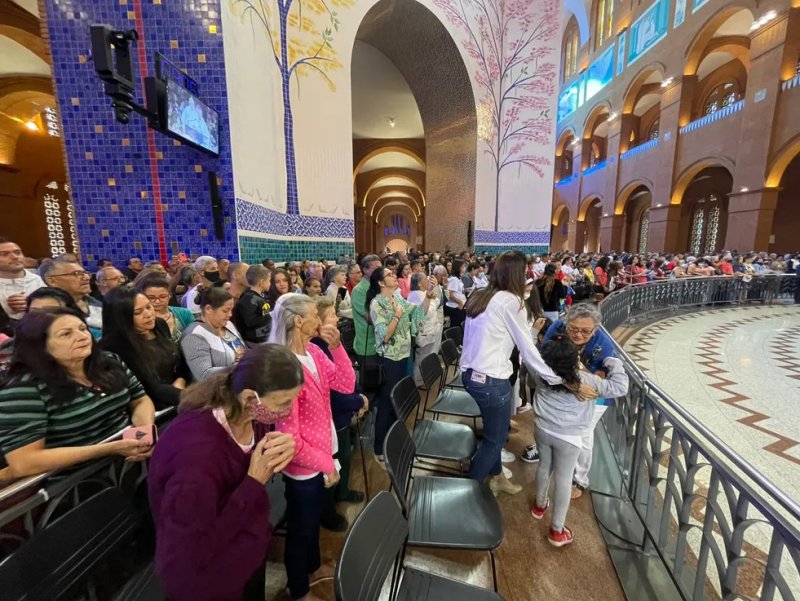 Religião: população católica do Brasil cai a menor nível histórico