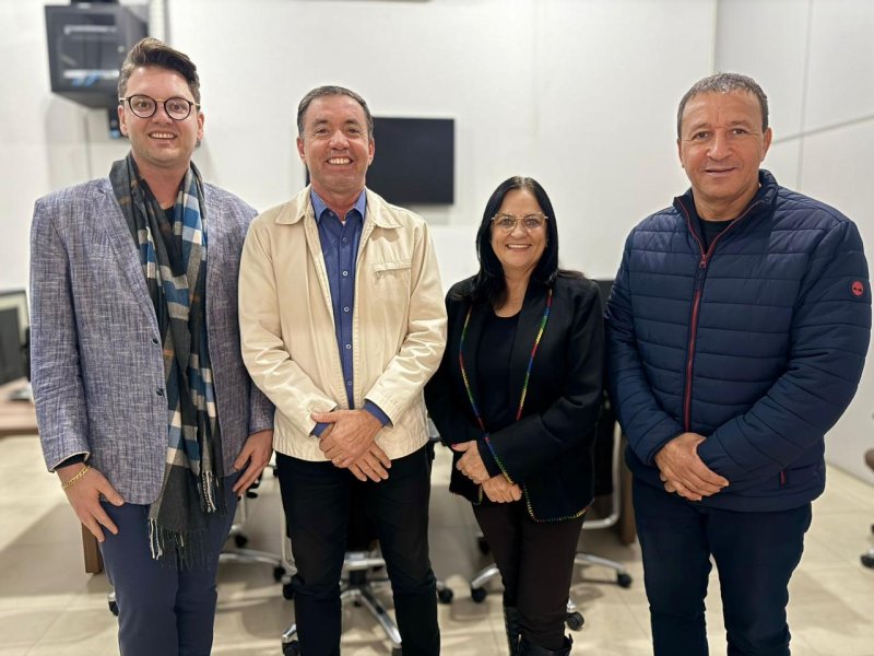 Vereadora de Penápolis visita São Carlos para conhecer de perto nova lei de inclusão social