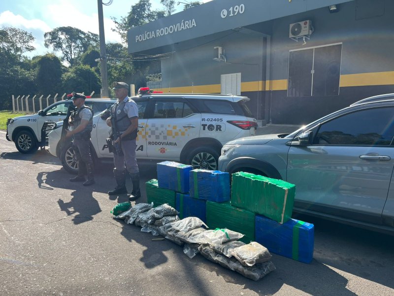 Homem é preso transportando mais de 212 quilos de entorpecentes em veículo