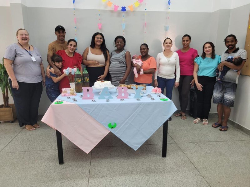 Cras Planalto encerra grupo de gestante com entrega de kits