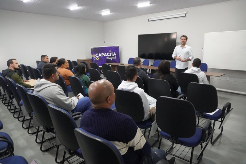 Feirão de empregos oferece vagas nesta quinta e sexta