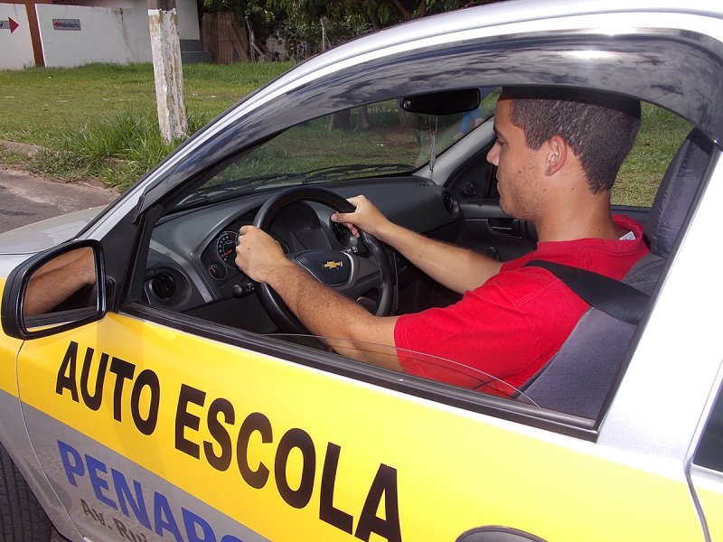 Discussão: aulas para tirar CNH podem deixar de ser obrigatórias