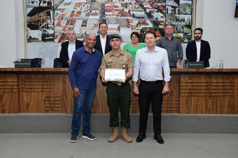 Comemoração: Câmara Municipal recebe TG no Dia do Soldado