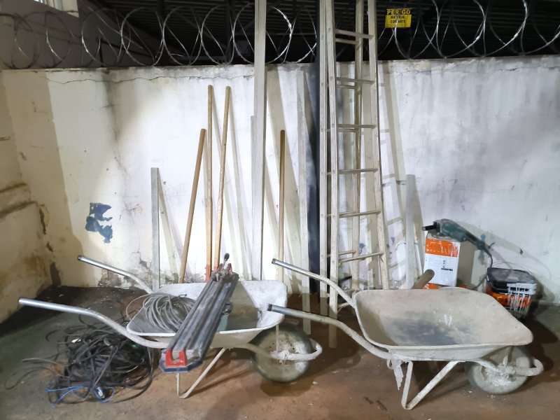 Pedreiro é preso por tráfico e receptação de objetos furtados