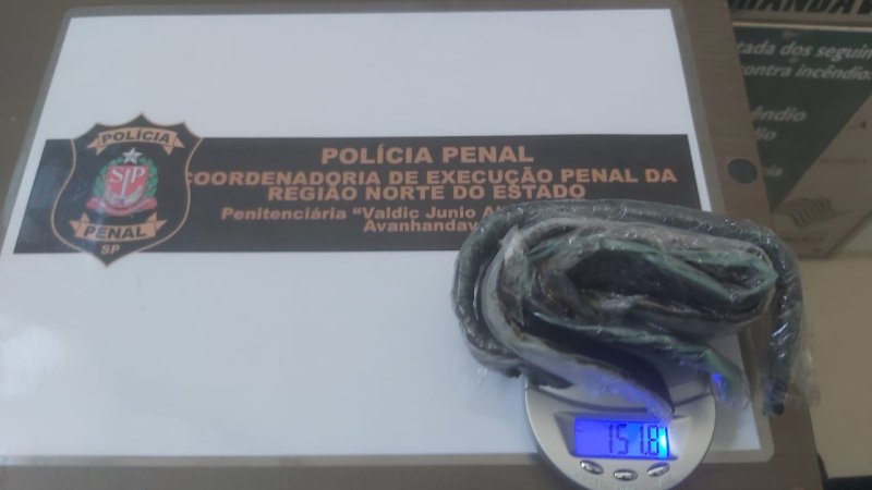 Jovem é presa com droga em penitenciária