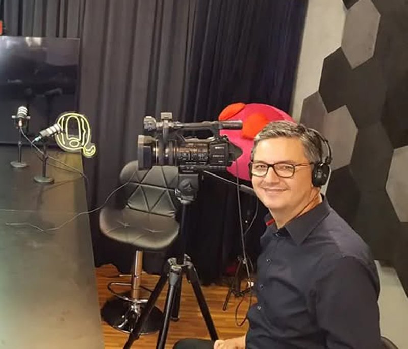 Jornalista lança novo livro com histórias de penapolenses