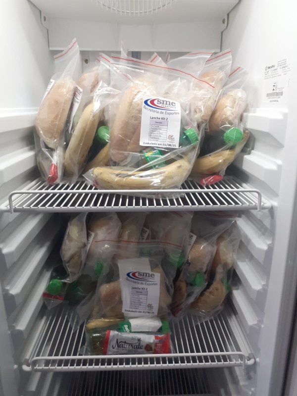 Secretaria de Esporte distribui kit lanche a atletas que viajam para competições