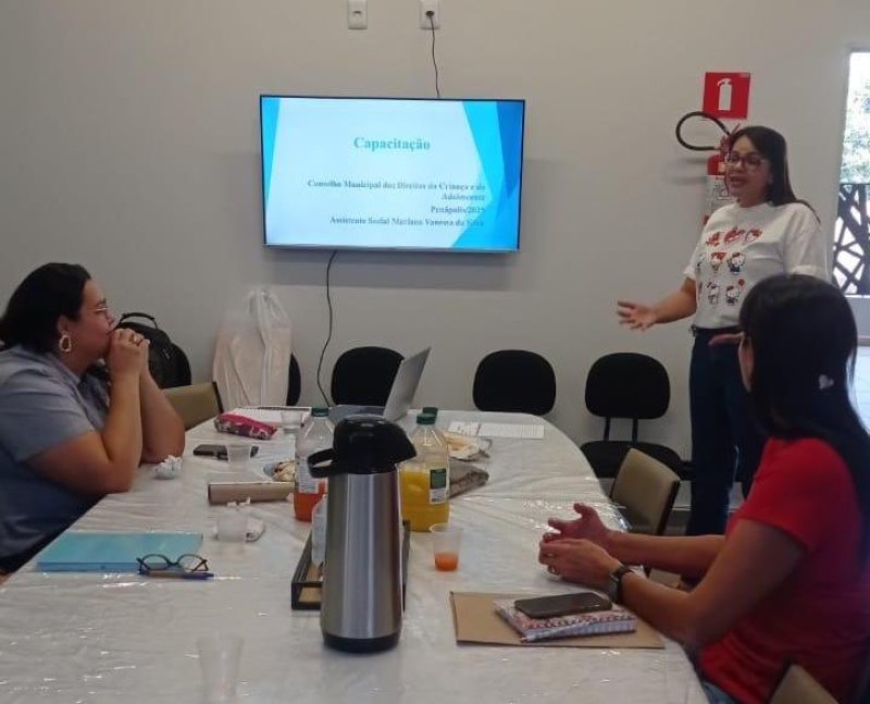 Membros do Conselho Municipal dos Direitos da Criança e do Adolescente participam de capacitação