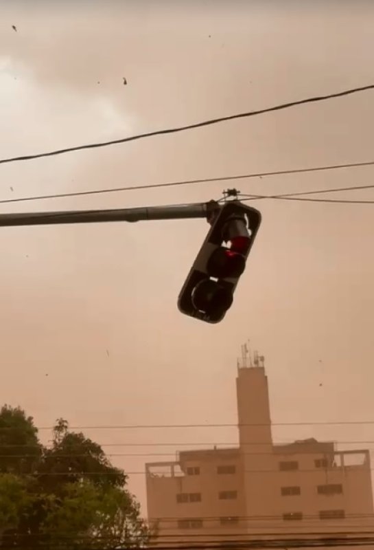 Ventania e tempestade de areia atinge Penápolis e região