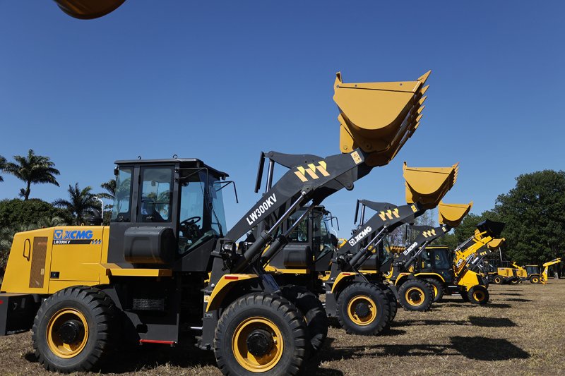 Alto Alegre e Glicério recebem máquinarios do Governo de SP