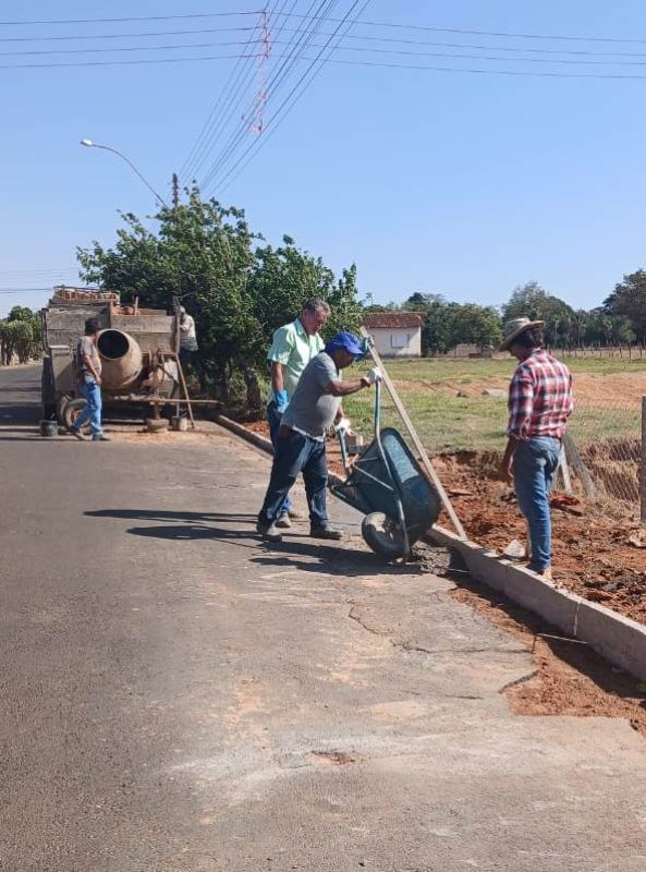 Secretaria de Obras promove melhorias no Santa Leonor