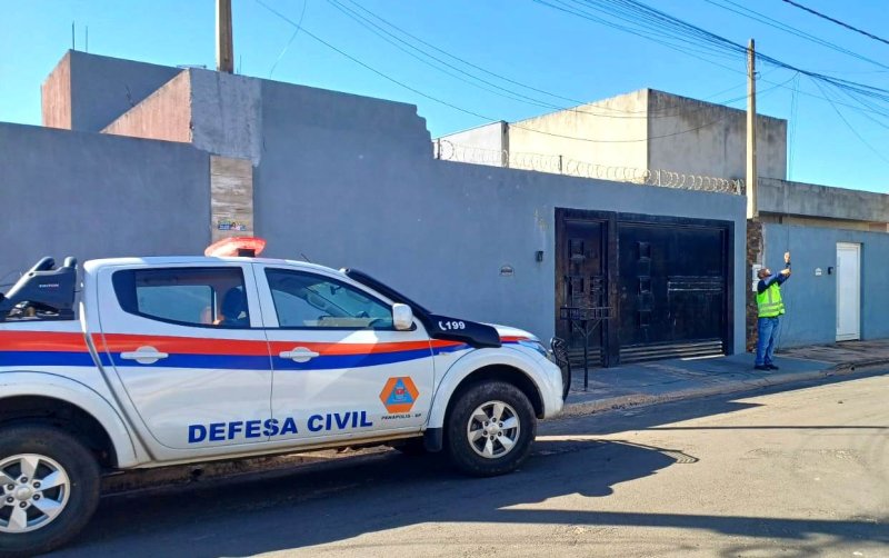 Defesa Civil recolhe 200 quilos de fios soltos em postes e vias públicas