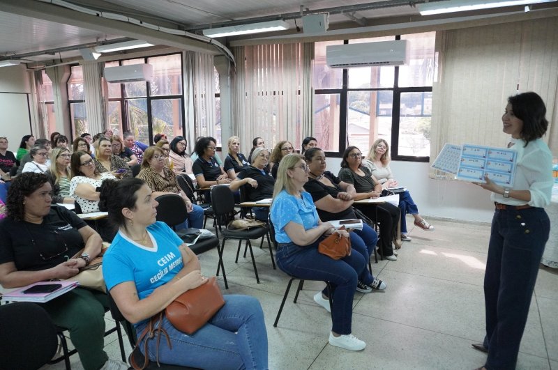 Professores de Penápolis participam de formação sobre Educação Especial e Inclusiva