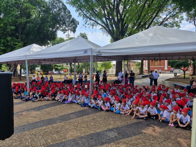 Criançada se diverte na 9ª Festa do Saci