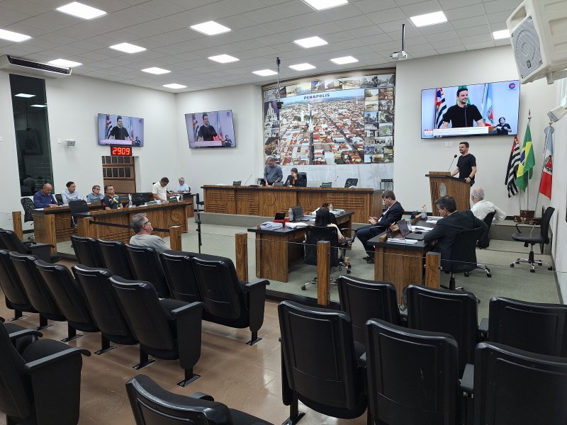 Câmara votará dez projetos em sua sessão nesta segunda-feira