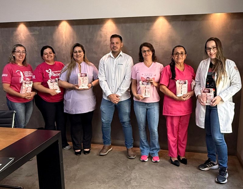 Outubro Rosa: equipe da Macro I realiza promoção de saúde