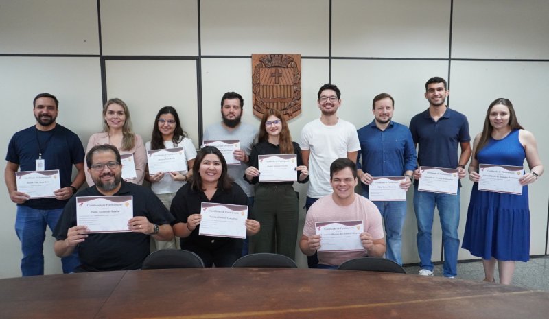 Servidores recebem certificados de cursos de capacitação
