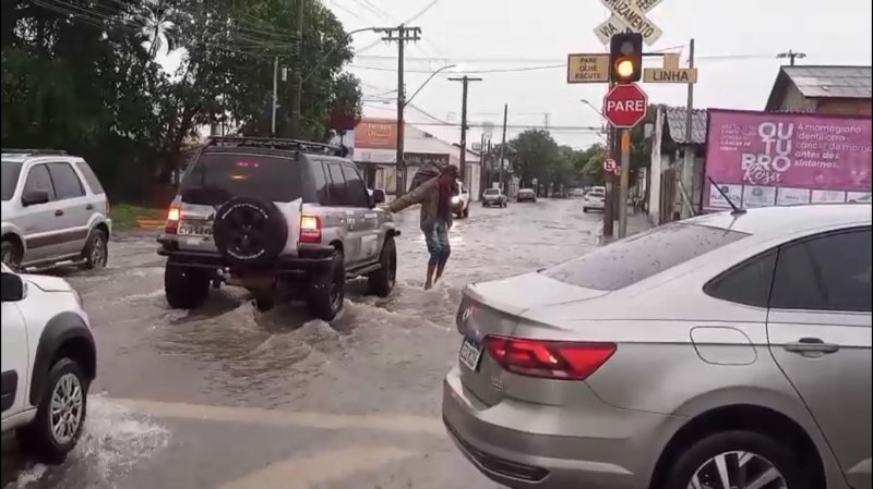 65 milímetros: chuva causa alagamentos e transtornos em Penápolis