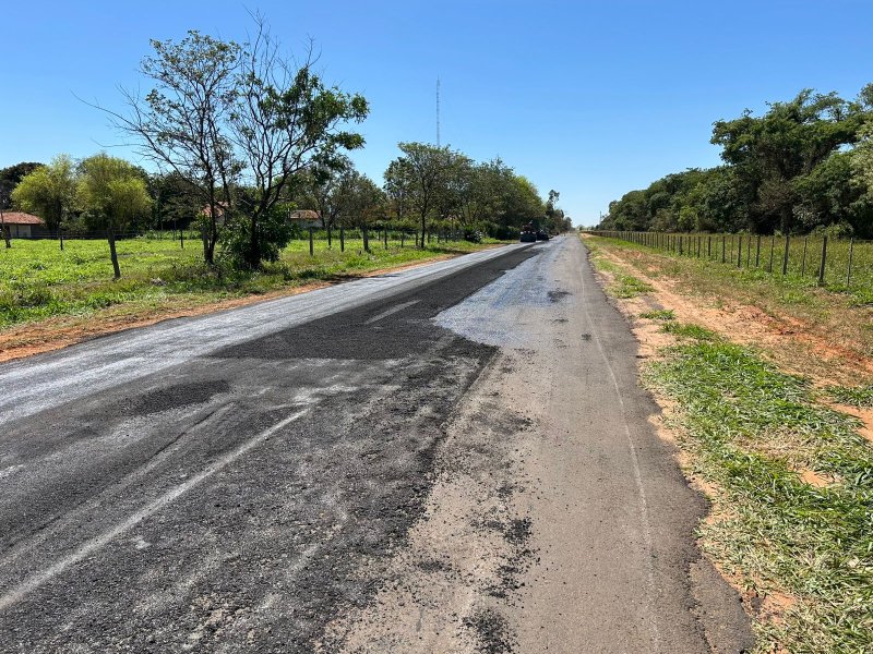 Córrego Grande: Secretaria de Obras promove recape em estrada
