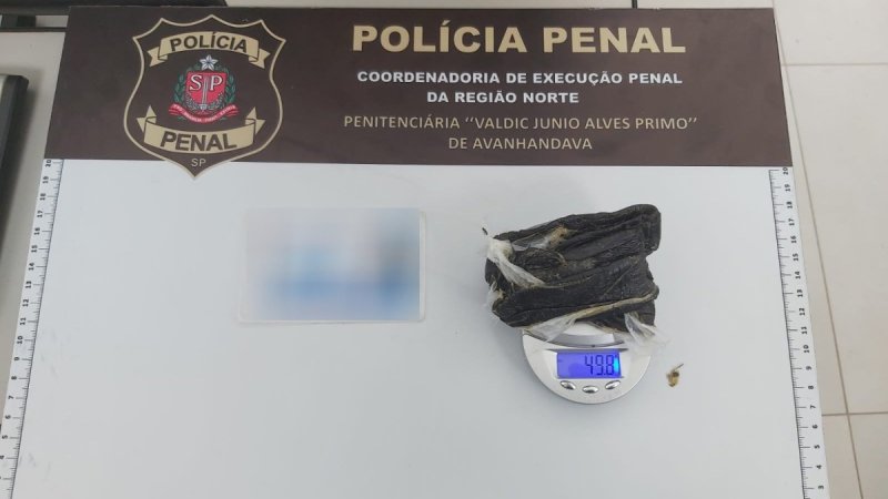 Mulher é flagrada com droga ao entrar em penitenciária