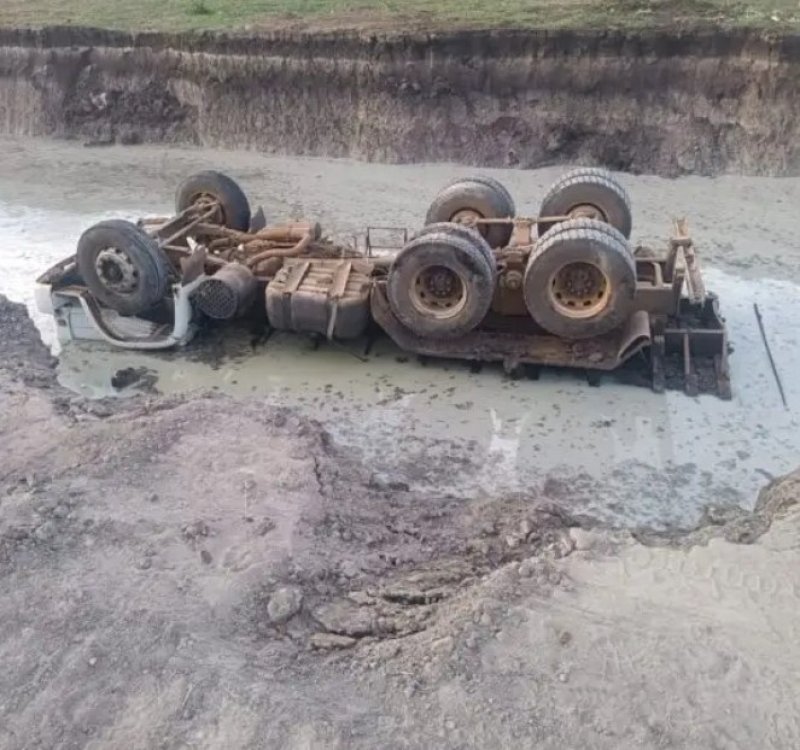 Jovem morre em acidente com caminhão na zona rural de Glicério
